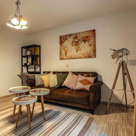 Appartement Turan FDH Exteriör bild